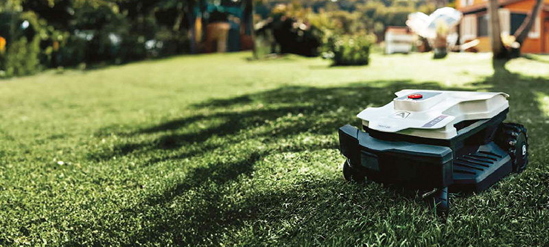 Quectel empowers ZCS to revolutionize robotic lawnmowers with machine intelligence and RTK navigation